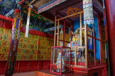 Erdenet, Moğolistan - 18 Temmuz 2023: Moğolistan 'ın Selenge ilindeki en büyük üç Budist manastır merkezinden biri olan Amarbayasgalant Manastırı.