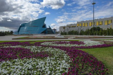 Astana, Kazakistan - 13 Ağustos 2023: Astana, Kazakistan 'daki Kazakistan Merkez Konser Salonu.
