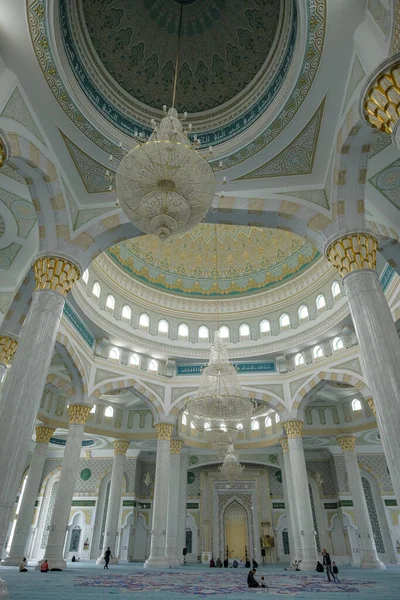 アスタナ カザフスタン 2023年8月13日 カザフスタンのアスタナにあるハザラート スルタン モスクの眺め — ストック写真