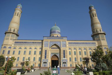 Andijan, Özbekistan - 12 Ekim 2023: Andijan, Özbekistan 'daki Devonaboy Camii Görüntüleri.