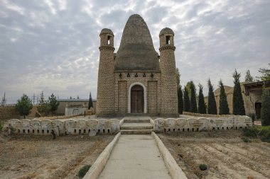 Rishton, Özbekistan - 22 Ekim 2023: Özbekistan 'ın Fergana Vadisi' ndeki Rishton 'da Burhan el-Din el-Marghinani anıtı.