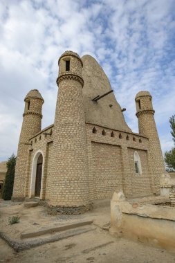 Rishton, Özbekistan - 22 Ekim 2023: Özbekistan 'ın Fergana Vadisi' ndeki Rishton 'da Burhan el-Din el-Marghinani anıtı.