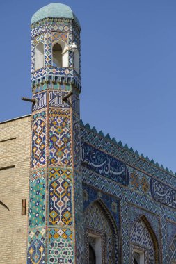 Kokand, Özbekistan - 24 Ekim 2023: Kokand, Özbekistan 'daki Khudayar Han Sarayı cephesinin ayrıntıları.