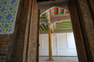 Kokand, Özbekistan - 24 Ekim 2023: Özbekistan 'ın Fergana Vadisi' ndeki Modari Han Anıt Mezarlığı 'nın detayları.