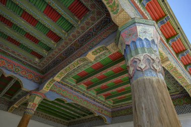 Kokand, Özbekistan - 24 Ekim 2023: Özbekistan 'ın Fergana Vadisi' ndeki Modari Han Anıt Mezarlığı 'nın detayları.