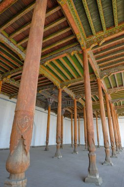 Kokand, Özbekistan - 25 Ekim 2023: Kokand, Özbekistan 'daki Jami Camii' nin iç kısımları.