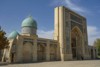 Taşkent, Özbekistan - 30 Ekim 2023: Taşkent, Özbekistan 'daki Barak Han Madrasah' ın ayrıntıları.