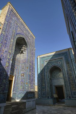 Semerkant, Özbekistan - 1 Kasım 2023: Semerkant, Usbekistan 'daki Şah-i-Zinda mezarlığının ayrıntıları.