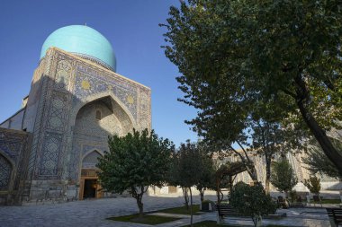 Semerkant, Özbekistan - 2 Kasım 2023: Semerkant, Özbekistan 'daki Registan Meydanı' ndaki Tilla Kari Madrasah.