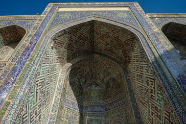 Özbekistan, Semerkant 'taki Registan Meydanı' ndaki Tilla Kari Madrasah..