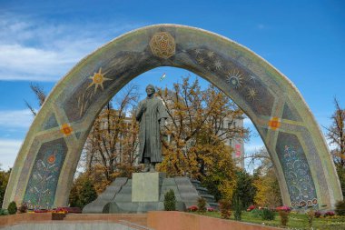 Dushanbe, Tacikistan - 17 Kasım 2023: Dushanbe, Tacikistan 'daki Rudaki Park manzarası.