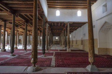 Khiva, Özbekistan - 15 Aralık 2023: Özbekistan 'ın eski Khiva kentindeki Juma Camii.
