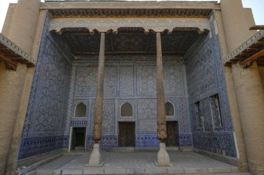 Khiva, Özbekistan - 15 Aralık 2023: Özbekistan 'ın eski Khiva kentindeki Kuhna Ark Kalesi.