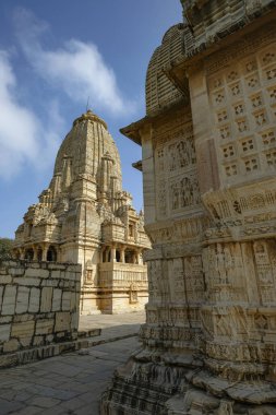 Chittorgarh, Hindistan - 6 Ocak 2024: Meera Tapınağı ve Chittorgarh Kalesi, Rajasthan, Hindistan.