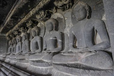 Ellora, Hindistan - 22 Ocak 2024: Ellora Mağaraları, Hindistan 'ın Maharashtra bölgesindeki Aurangabad bölgesinde bulunan bir mağara..