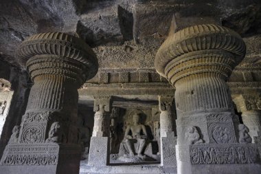 Ellora, Hindistan - 22 Ocak 2024: Ellora Mağaraları, Hindistan 'ın Maharashtra bölgesindeki Aurangabad bölgesinde bulunan bir mağara..