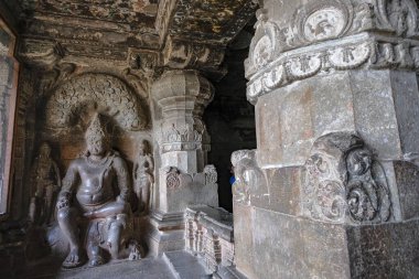 Ellora, Hindistan - 22 Ocak 2024: Ellora Mağaraları, Hindistan 'ın Maharashtra bölgesindeki Aurangabad bölgesinde bulunan bir mağara..