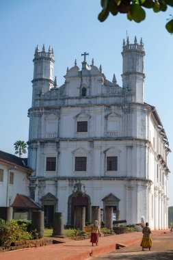 Eski Goa, Hindistan - 2 Şubat 2024: Assisi Aziz Francis Kilisesi 1661 yılında Eski Goa, Hindistan 'da Portekizliler tarafından inşa edilmiştir..