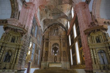 Eski Goa, Hindistan - 2 Şubat 2024: Assisi Aziz Francis Kilisesi 1661 yılında Eski Goa, Hindistan 'da Portekizliler tarafından inşa edilmiştir..