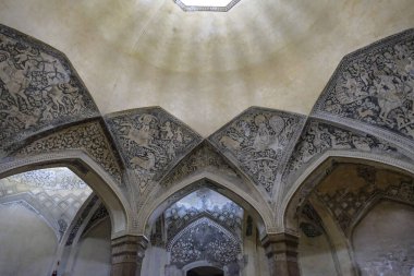 Shiraz, İran - 16 Mart 2024: Vakil Bath, İran 'ın Şiraz kentinde eski bir hamamdır..