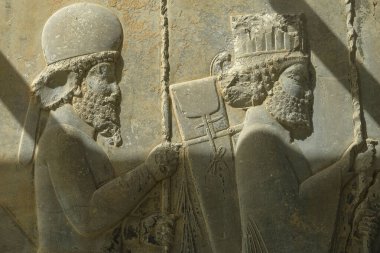 Marvdsaht, İran - 18 Mart 2024: İran 'ın Fars ilinin Şiraz kenti yakınlarındaki Persepolis harabelerinde yardım.