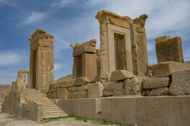 Marvdsaht, İran - 18 Mart 2024: İran 'ın Fars ilinin Şiraz kenti yakınlarındaki Persepolis kalıntıları.