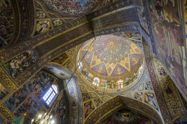 İsfahan, İran - 31 Mart 2024: Vank Katedrali olarak da bilinen Kutsal Kurtarıcı Katedrali, İran 'ın Yeni Julfa bölgesinde yer alan bir Ermeni katedrali..