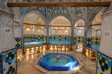 Kashan, İran - 3 Nisan 2024: Sultan Amir Ahmad Bathhouse, İran 'ın Kashan kentinde bulunan geleneksel bir hamamdır..