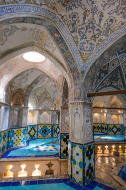 Kashan, İran - 3 Nisan 2024: Sultan Amir Ahmad Bathhouse, İran 'ın Kashan kentinde bulunan geleneksel bir hamamdır..