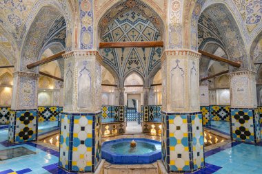 Kashan, İran - 3 Nisan 2024: Sultan Amir Ahmad Bathhouse, İran 'ın Kashan kentinde bulunan geleneksel bir hamamdır..