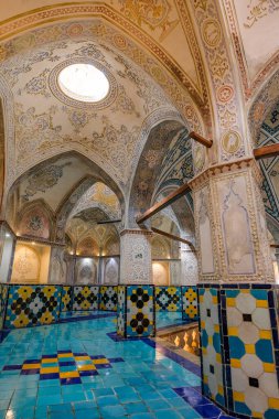 Kashan, İran - 3 Nisan 2024: Sultan Amir Ahmad Bathhouse, İran 'ın Kashan kentinde bulunan geleneksel bir hamamdır..