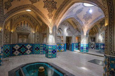 Kashan, İran - 3 Nisan 2024: Sultan Amir Ahmad Bathhouse, İran 'ın Kashan kentinde bulunan geleneksel bir hamamdır..