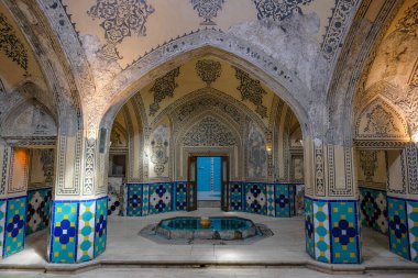 Kashan, İran - 3 Nisan 2024: Sultan Amir Ahmad Bathhouse, İran 'ın Kashan kentinde bulunan geleneksel bir hamamdır..