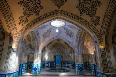 Kashan, İran - 3 Nisan 2024: Sultan Amir Ahmad Bathhouse, İran 'ın Kashan kentinde bulunan geleneksel bir hamamdır..