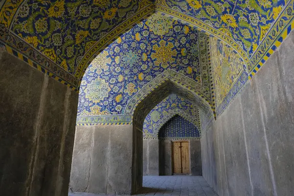 stock image Isfahan, Iran - March 30, 2024: Interior of the Shah Mosque, also known as the Imam Mosque, is located in Naghsh-e Jahan Square in Isfahan, Iran.