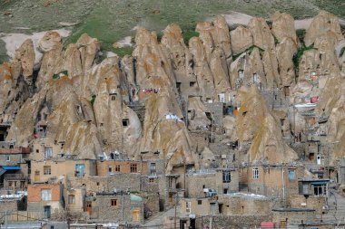 Kandovan, İran - 22 Nisan 2024: Kandova köyü, İran 'ın Doğu Azerbaycan Eyaleti' nin Sahand Kırsal Bölgesi 'nde antik bir köydür..