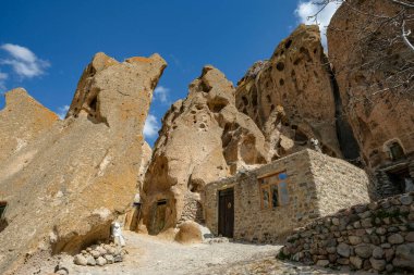 Kandovan, İran - 22 Nisan 2024: Kandova köyü, İran 'ın Doğu Azerbaycan Eyaleti' nin Sahand Kırsal Bölgesi 'nde antik bir köydür..