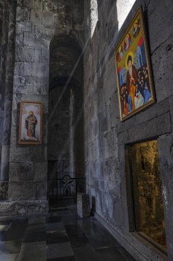 Tatev, Ermenistan - 1 Mayıs 2024: Ermenistan 'ın Tatev köyü yakınlarındaki Tatev Manastırı.