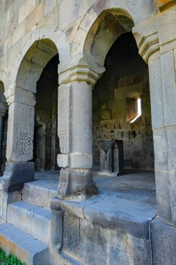 Yeghegis, Ermenistan - 10 Mayıs 2024: Yeghegis, Ermenistan 'daki Zorats Kilisesi' nin Ayrıntıları.