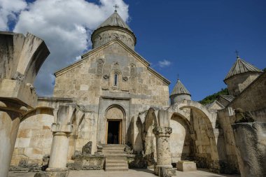 Teghut, Ermenistan - 2 Haziran 2024: Haghartsin Manastırı, Ermenistan 'ın Tavush ilinde yer alan bir Ermeni manastırı..