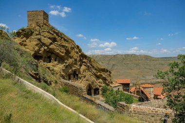 Udabno, Gürcistan - 20 Haziran 2024: David Gareji Gürcistan 'ın Kakheti bölgesinde bulunan bir Gürcü Ortodoks manastırı..