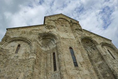 Akhmeta, Gürcistan - 28 Haziran 2024: Gürcistan 'ın Kakheti bölgesinde yer alan Alaetti Manastırı.