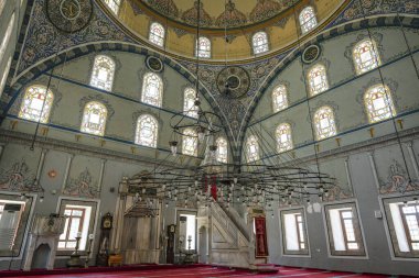 Safranbolu, Türkiye - 4 Ağustos 2024: Türkiye 'nin Safranbolu kentindeki İzzeet Mehmet Paşa Camii' nin İçi.