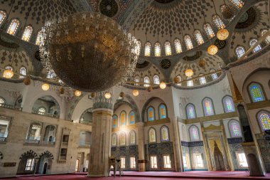 Ankara, Türkiye - 11 Ağustos 2024: Kocatepe Camisi Ankara, Türkiye 'deki en büyük camidir.