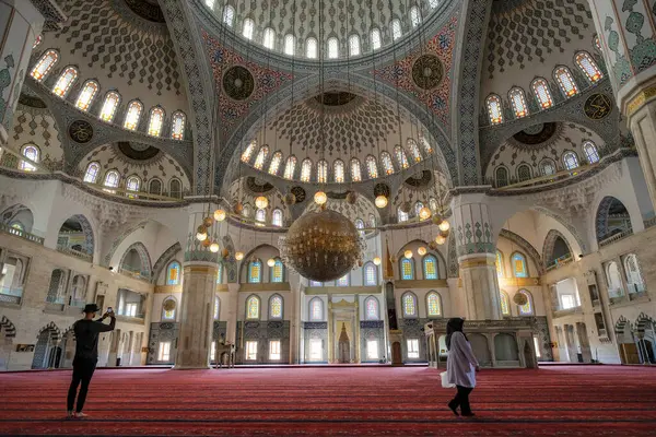 stock image Ankara, Turkey - August 11, 2024: People visiting the Kocatepe Mosque, it is the largest mosque in Ankara, Turkey.