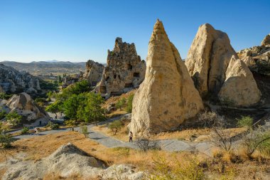 Goreme, Türkiye - 15 Ağustos 2024: Kapadokya 'daki Goreme Açık Hava Müzesi.
