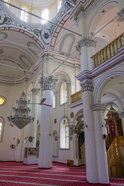 Ayvalik, Türkiye - 4 Eylül 2024: Saatli Camii, Yunan Ortodoks Kilisesi 1928 yılında Ayvalik, Türkiye 'de camiye çevrildi.