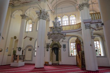 Ayvalik, Türkiye - 4 Eylül 2024: Saatli Camii, Yunan Ortodoks Kilisesi 1928 yılında Ayvalik, Türkiye 'de camiye çevrildi.