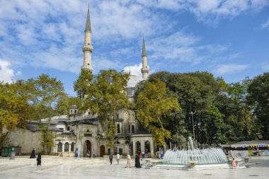 İstanbul, Türkiye - 23 Eylül 2024: Eyüp Sultan Camii İstanbul 'un Eyup ilçesinde yer almaktadır..