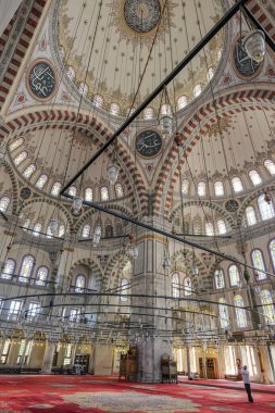 İstanbul, Türkiye - 25 Eylül 2024: Fatih Camii veya İstanbul Fatih ilçesindeki Fatih Camii.